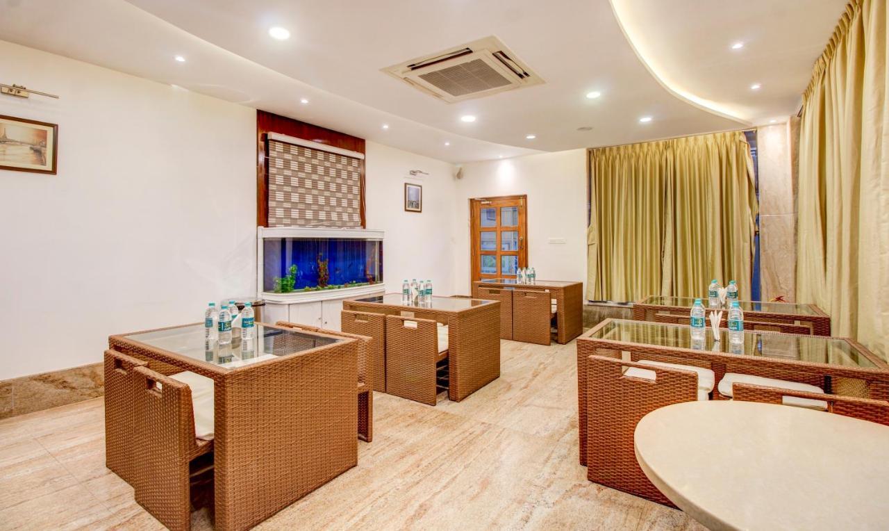 Treebo The Sai Leela Suites R T Nagar Bangalore Exterior foto